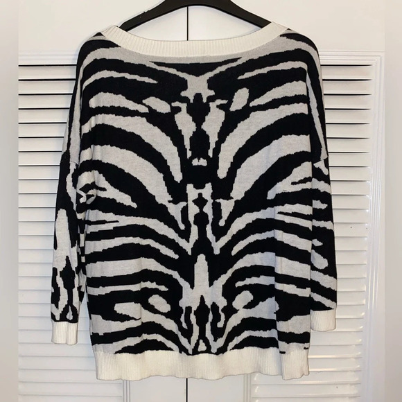 Express Zebra Animal Print Black White Stripes Cotton Pullover Sweater - Picture 4 of 8